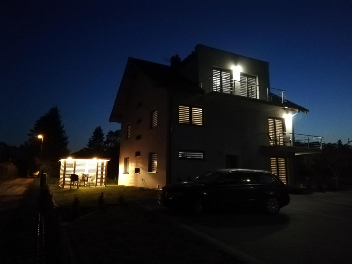 Markas Rewa Exterior photo